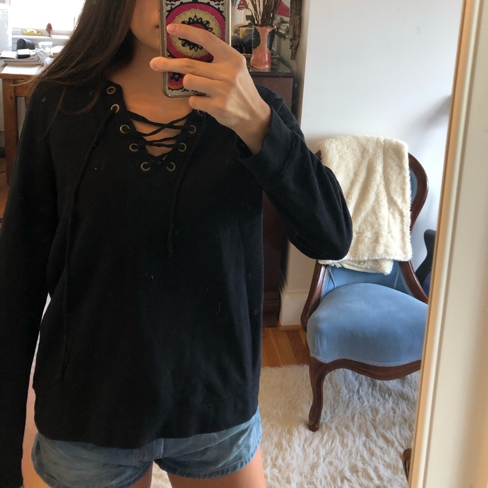 Criss Cross Sweatshirt